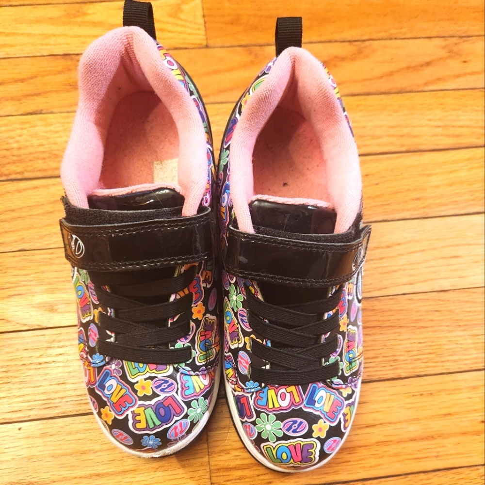 Heelys girls size 2 shoe